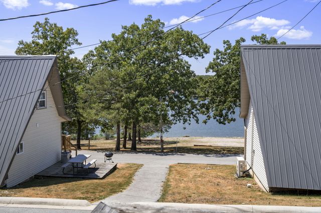 108 Deep Water Circle, Reeds Spring, MO 65737