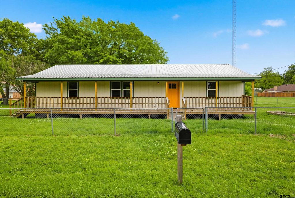 901 SW 10th Street, Cooper, TX 75432