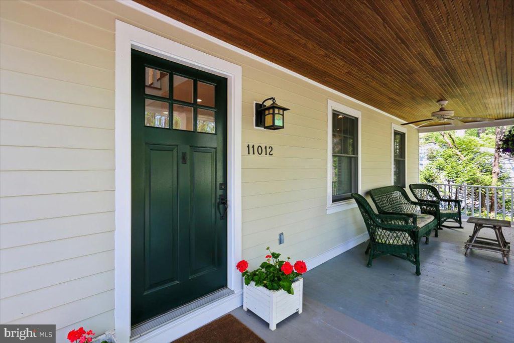 Image 2 of property listing at 11012 MONTROSE AVE, Garrett Park, MD 20896