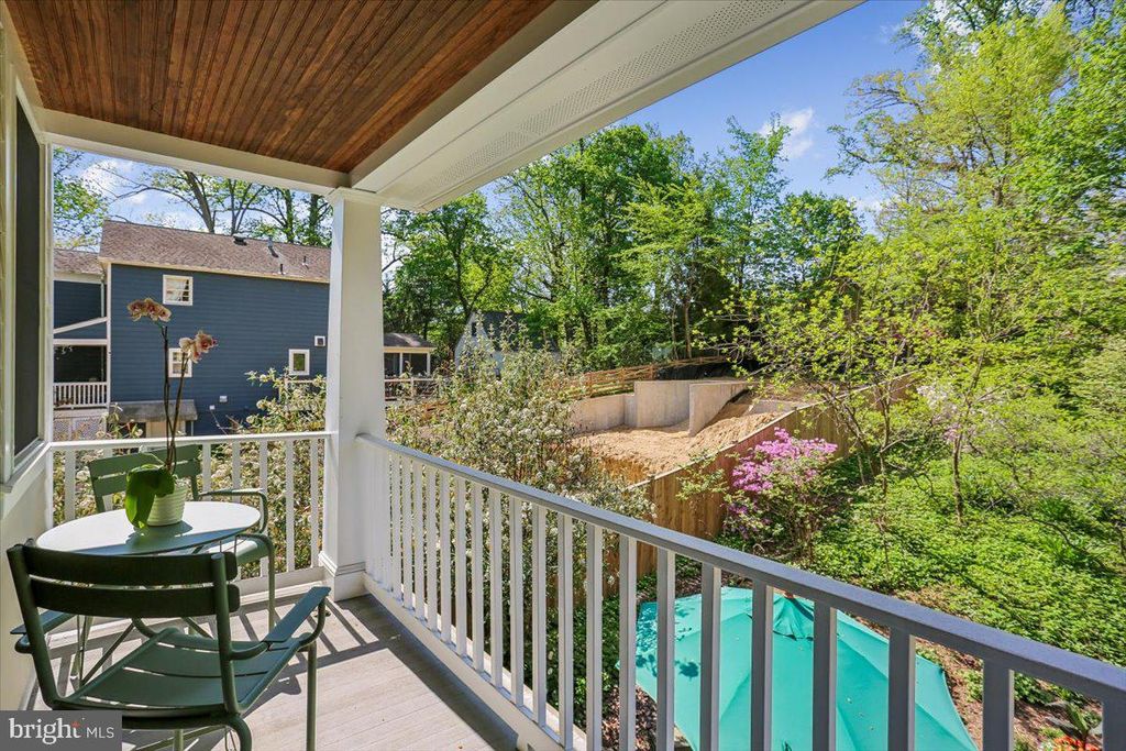 Image 23 of property listing at 11012 MONTROSE AVE, Garrett Park, MD 20896