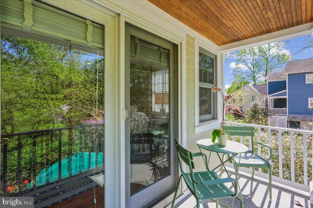 Image 24 of property listing at 11012 MONTROSE AVE, Garrett Park, MD 20896