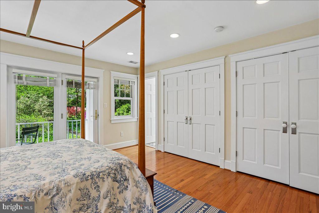 Image 28 of property listing at 11012 MONTROSE AVE, Garrett Park, MD 20896