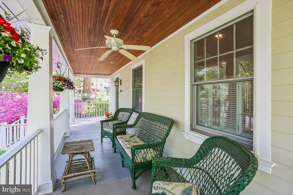 Image 47 of property listing at 11012 MONTROSE AVE, Garrett Park, MD 20896