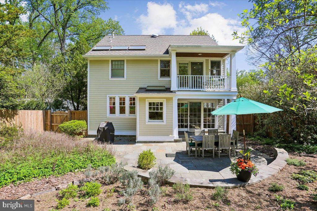 Image 48 of property listing at 11012 MONTROSE AVE, Garrett Park, MD 20896