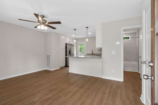 1217 Dodd St, Clarksville, TN 37040