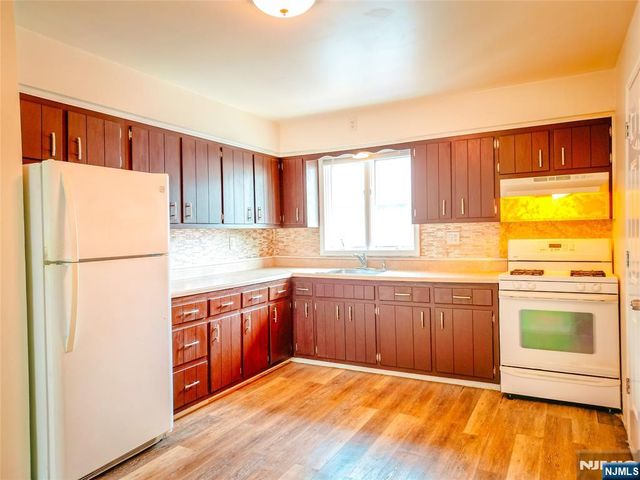 104 Eastern Way, Rutherford, NJ 07070