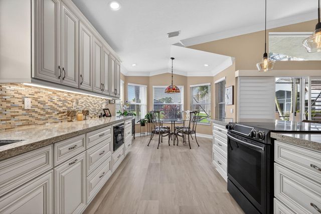 7374 Cortes Lake Drive, Delray Beach, FL 33446