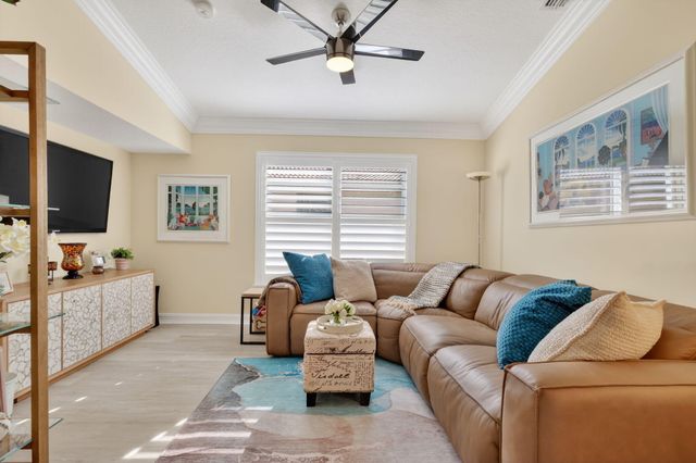 7374 Cortes Lake Drive, Delray Beach, FL 33446