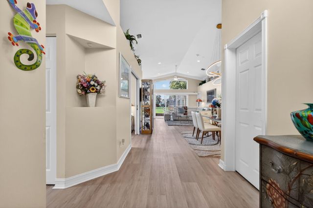 7374 Cortes Lake Drive, Delray Beach, FL 33446