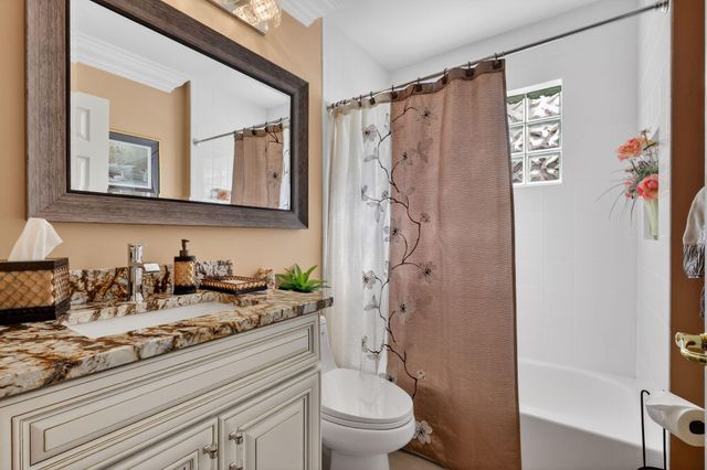 7374 Cortes Lake Drive, Delray Beach, FL 33446