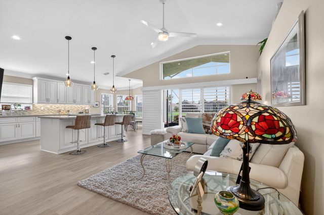 7374 Cortes Lake Drive, Delray Beach, FL 33446