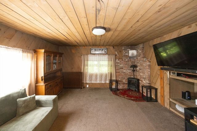 52 Cherry Street, Spencer, MA 01562