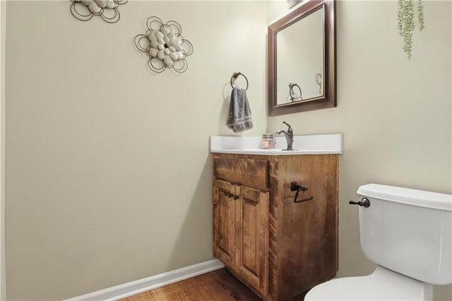 10806 Country Lane, Peculiar, MO 64078