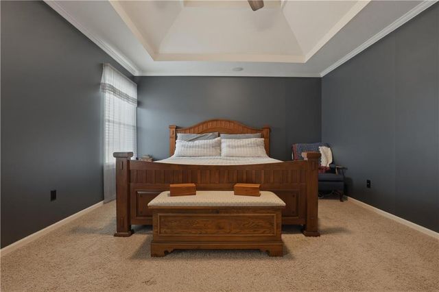 10806 Country Lane, Peculiar, MO 64078