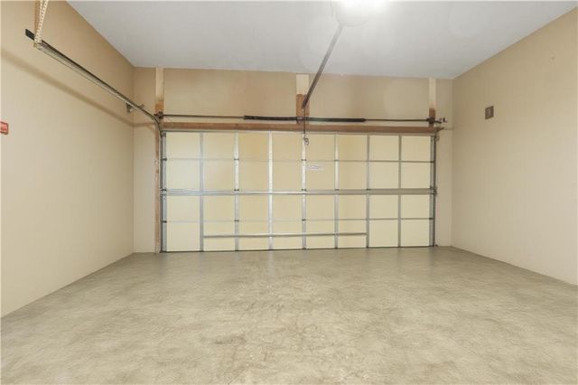 10806 Country Lane, Peculiar, MO 64078