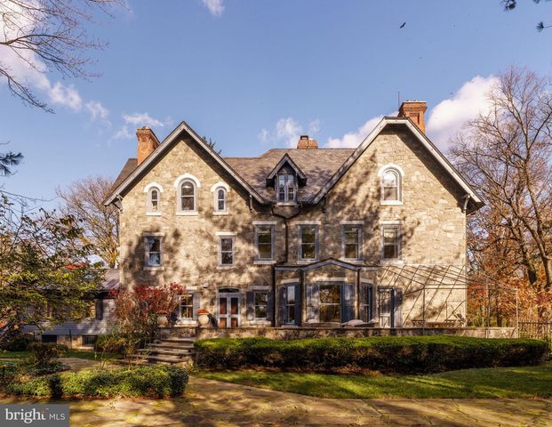 228 S RADNOR CHESTER RD, Villanova, PA 19085