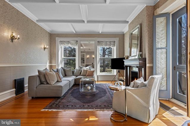 228 S RADNOR CHESTER RD, Villanova, PA 19085