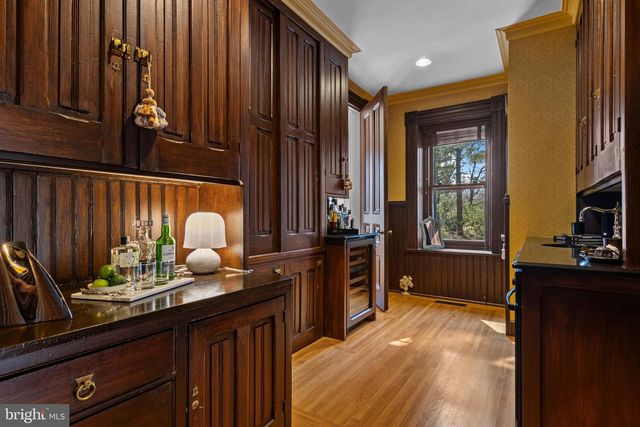 228 S RADNOR CHESTER RD, Villanova, PA 19085