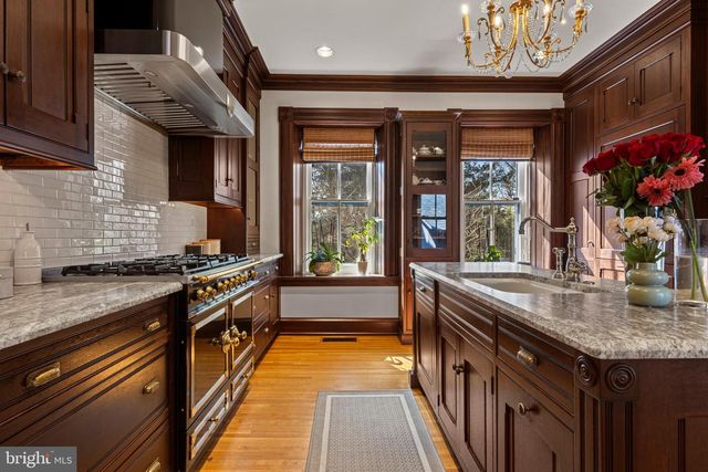 228 S RADNOR CHESTER RD, Villanova, PA 19085