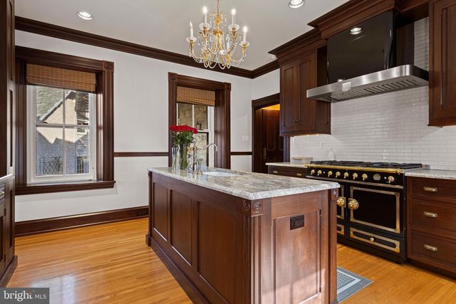 228 S RADNOR CHESTER RD, Villanova, PA 19085