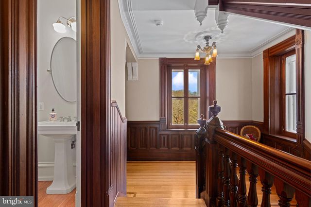 228 S RADNOR CHESTER RD, Villanova, PA 19085
