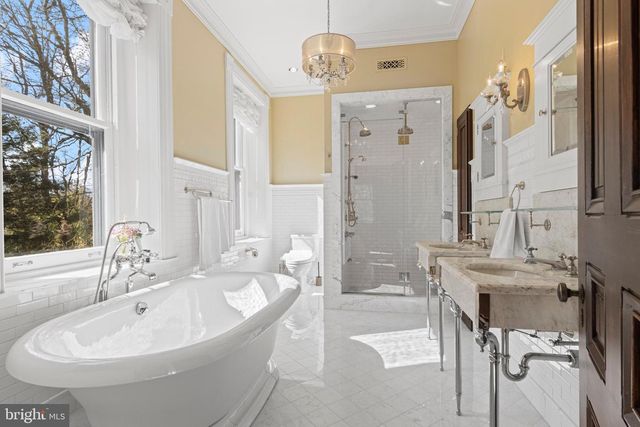 228 S RADNOR CHESTER RD, Villanova, PA 19085