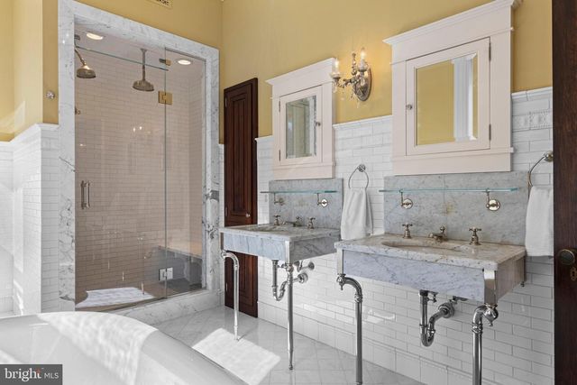228 S RADNOR CHESTER RD, Villanova, PA 19085