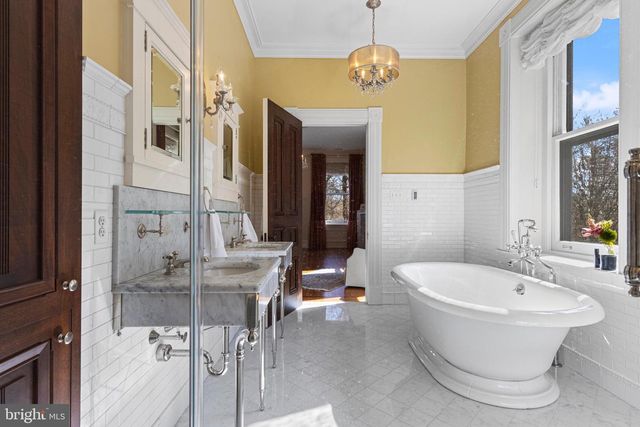 228 S RADNOR CHESTER RD, Villanova, PA 19085
