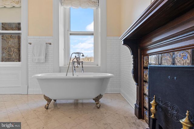 228 S RADNOR CHESTER RD, Villanova, PA 19085