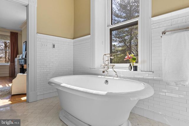 228 S RADNOR CHESTER RD, Villanova, PA 19085