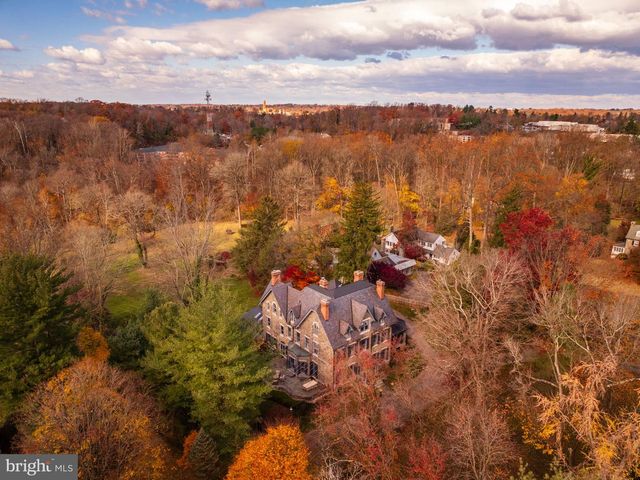 228 S RADNOR CHESTER RD, Villanova, PA 19085