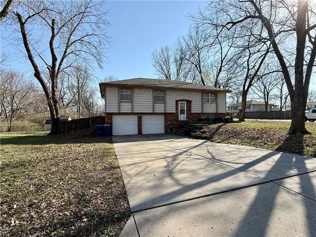 1116 Owen Drive, Liberty, MO 64068