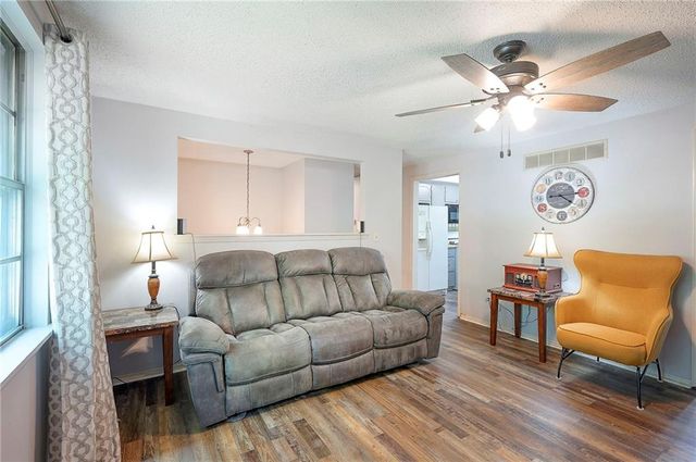 1116 Owen Drive, Liberty, MO 64068