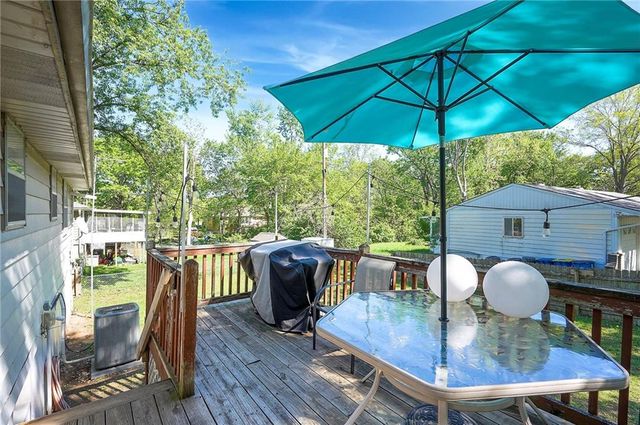 1116 Owen Drive, Liberty, MO 64068