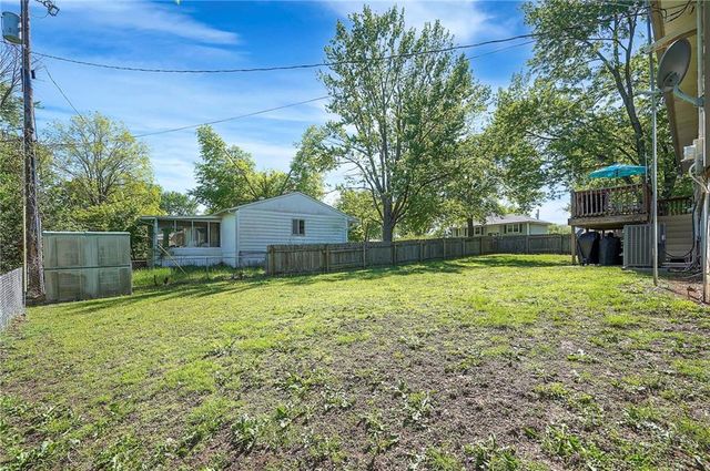 1116 Owen Drive, Liberty, MO 64068