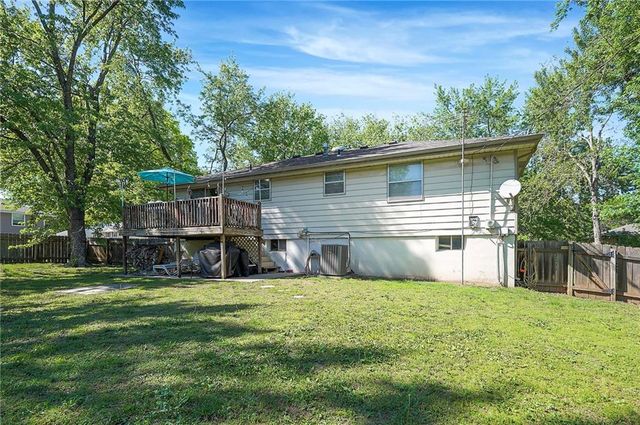 1116 Owen Drive, Liberty, MO 64068