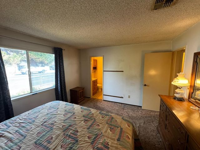 1461 E D St, Oakdale, CA 95361