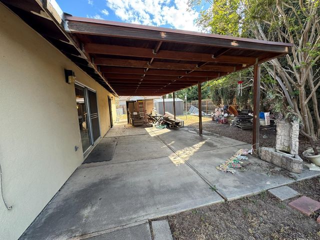 1461 E D St, Oakdale, CA 95361