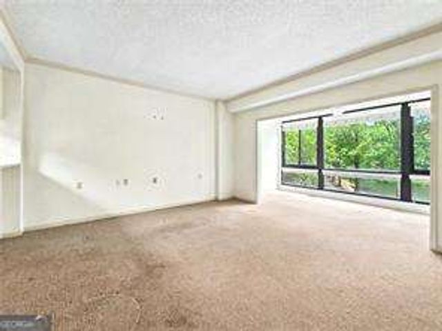 1800 Clairmont Lake A204, Decatur, GA 30033