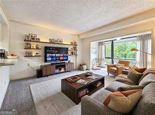 1800 Clairmont Lake A204, Decatur, GA 30033