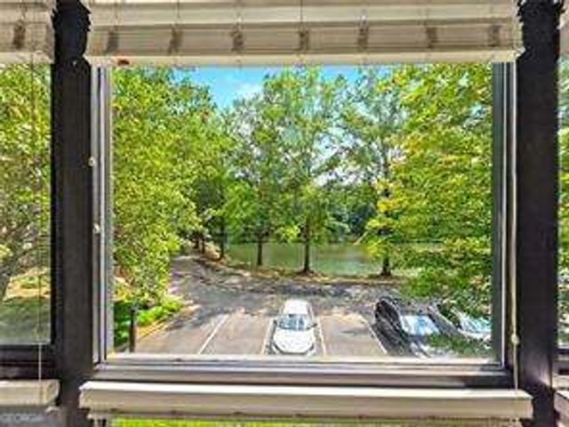 1800 Clairmont Lake A204, Decatur, GA 30033