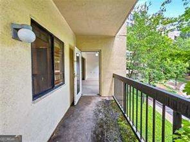 1800 Clairmont Lake A204, Decatur, GA 30033