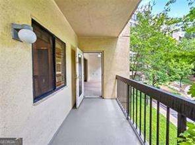 1800 Clairmont Lake A204, Decatur, GA 30033