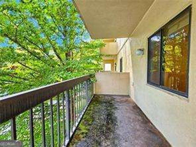 1800 Clairmont Lake A204, Decatur, GA 30033