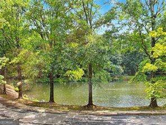 1800 Clairmont Lake A204, Decatur, GA 30033