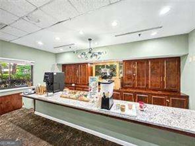 1800 Clairmont Lake A204, Decatur, GA 30033