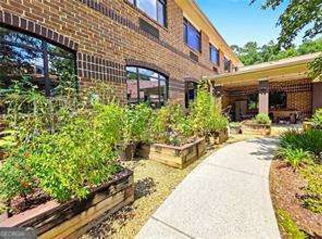 1800 Clairmont Lake A204, Decatur, GA 30033