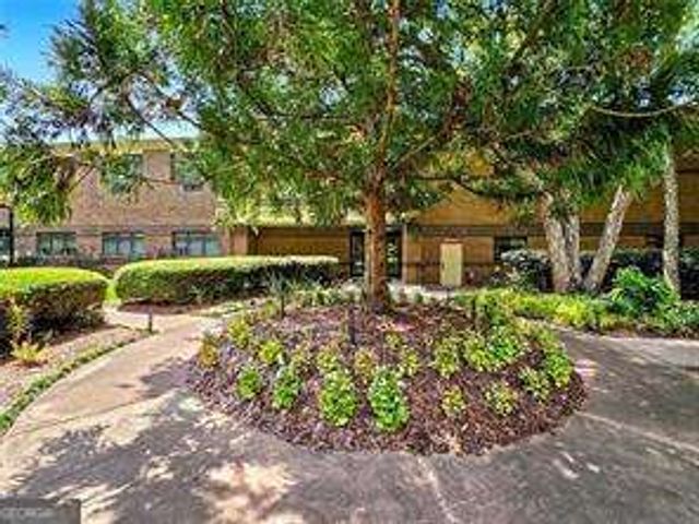 1800 Clairmont Lake A204, Decatur, GA 30033
