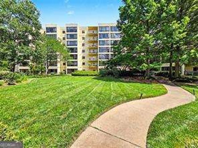 1800 Clairmont Lake A204, Decatur, GA 30033