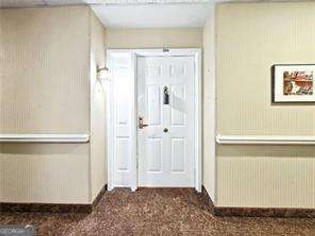1800 Clairmont Lake A204, Decatur, GA 30033